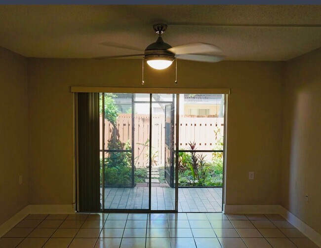 Foto del edificio - 11285 N Kendall Dr