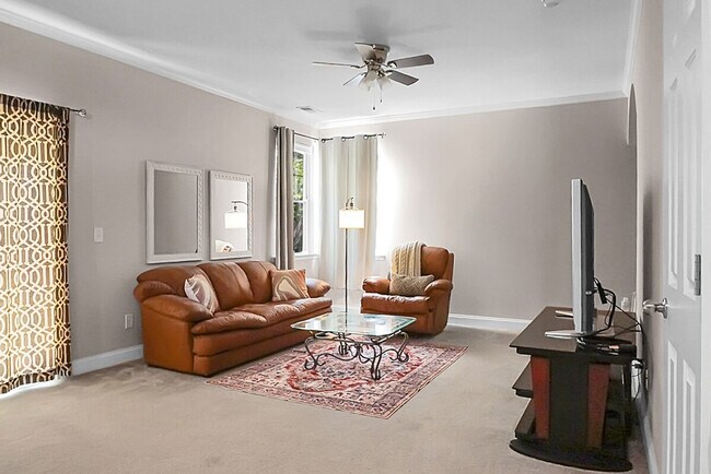 Foto del edificio - 1519 Thoroughbred Blvd