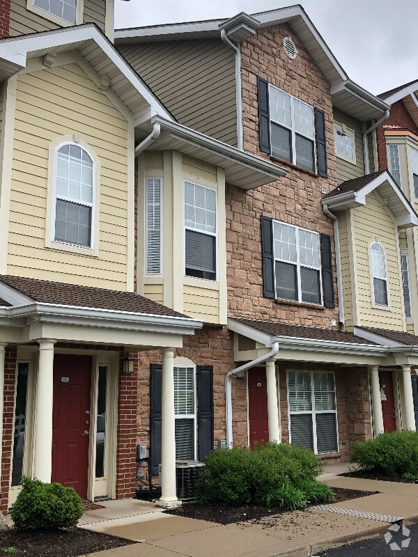 Marshall Heights Apartments for Rent with Hardwood Floors Saint Louis