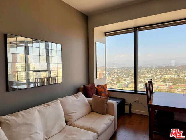 Foto del edificio - 1100 Wilshire Blvd