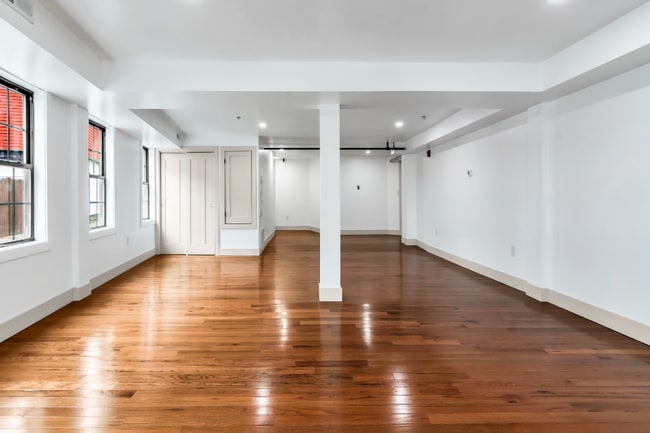 Photo - 2 Charles St House