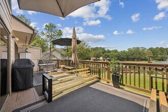 Building Photo - 500 River Rd