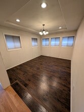 Building Photo - 606 Aspen St