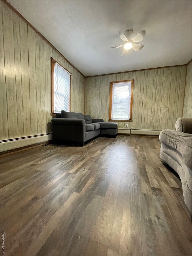 Foto del edificio - 339 W Main St