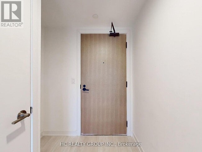 Building Photo - 8 Tippett Rd