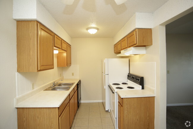 1BR, 1BA - Large_615 SF - Santa Fe Apartments