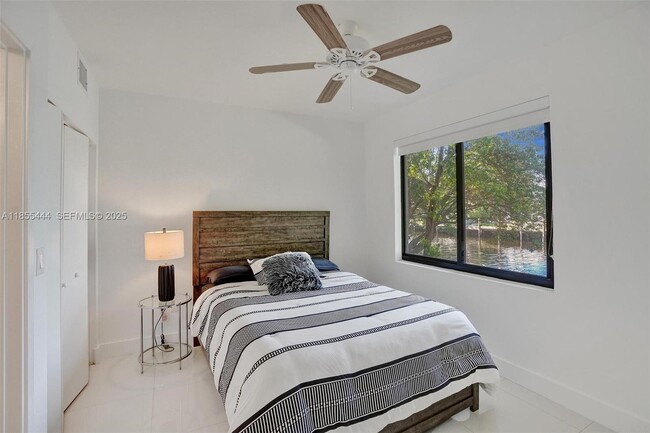 Foto del edificio - 516 SE 1st Cir