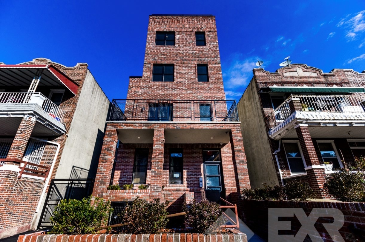 Primary Photo - 1411 Lincoln Pl
