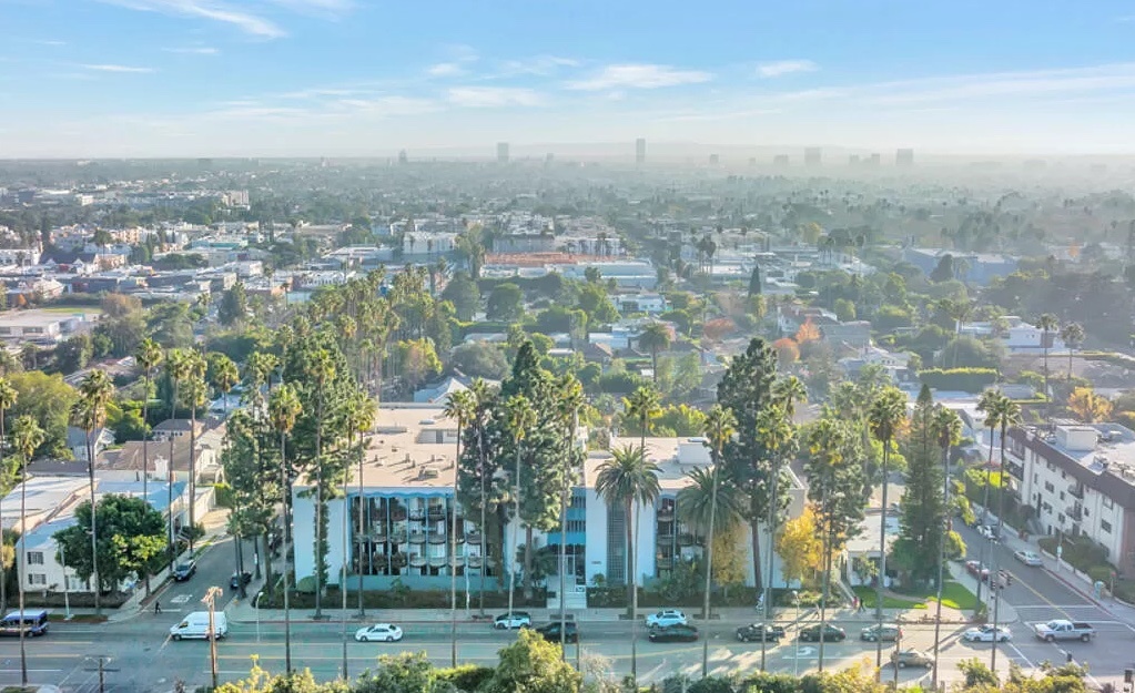 Building Aerial View - 7560 Hollywood Blvd
