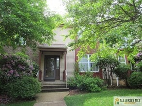 Building Photo - 1214 Holly Ct
