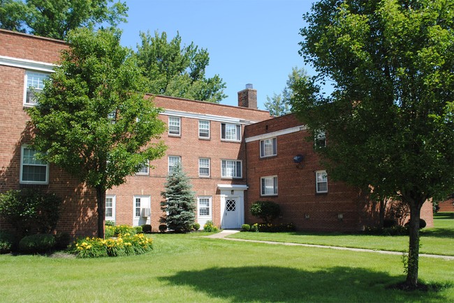 Building Photo - 25401 Lakeshore Blvd
