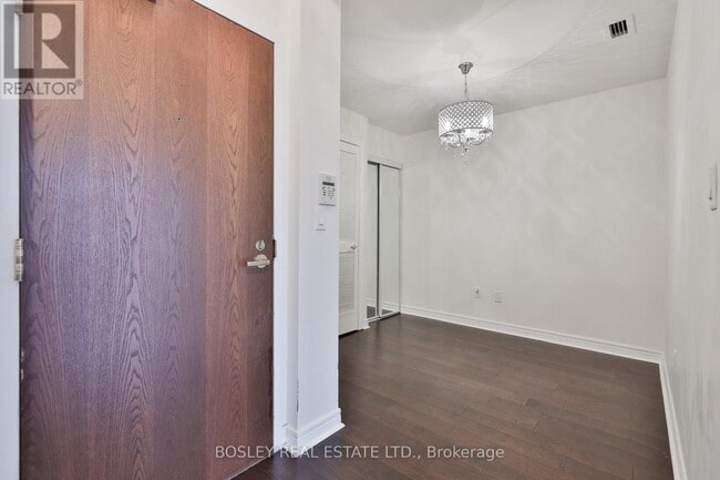 Building Photo - 100 Hayden St