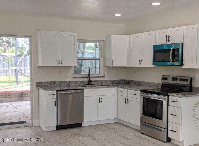 Foto del edificio - 452 Alice Dr