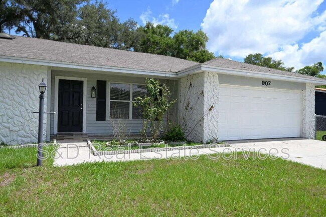 Foto del edificio - 907 Swann Dr