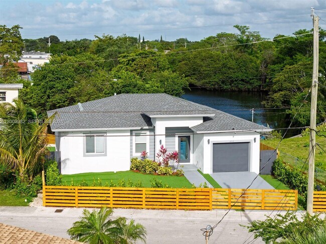 Foto del edificio - 655 NW 24th Ave