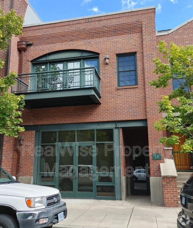 Building Photo - 16 SW Wall St