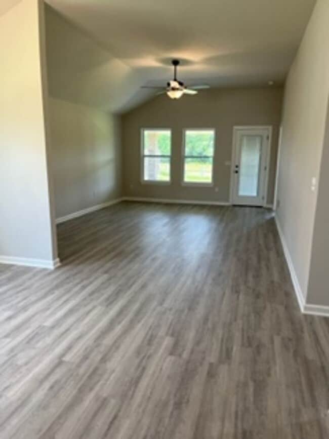 Building Photo - Beautiful New Home!