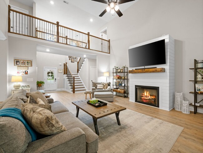 Building Photo - 806 Casen Ct