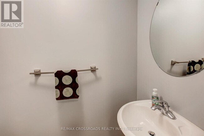 Building Photo - 2626 Bur Oak Ave