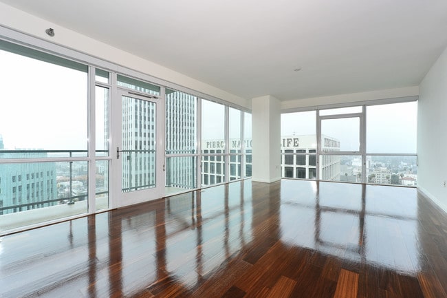 Building Photo - 3785 Wilshire Blvd
