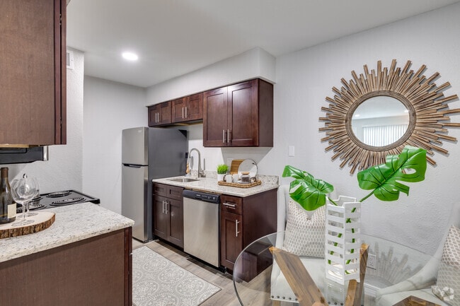 1BR, 1BA- 725SF - Stonebrook Gated Community