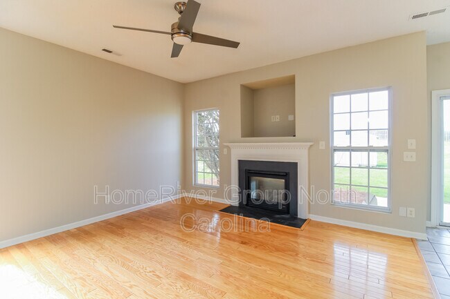 Building Photo - 1225 Hampton Park Dr