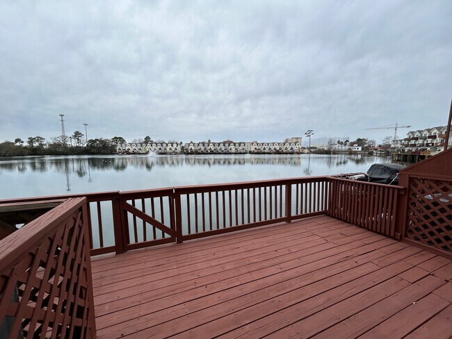 Foto del edificio - 4931 Lake Palmetto Ln