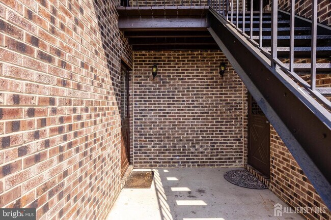 Foto del edificio - 23A W Bluebell Ln