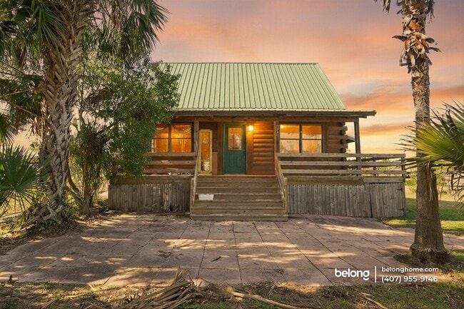 Building Photo - 1330 Niatross St