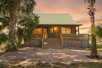 Building Photo - 1330 Niatross St