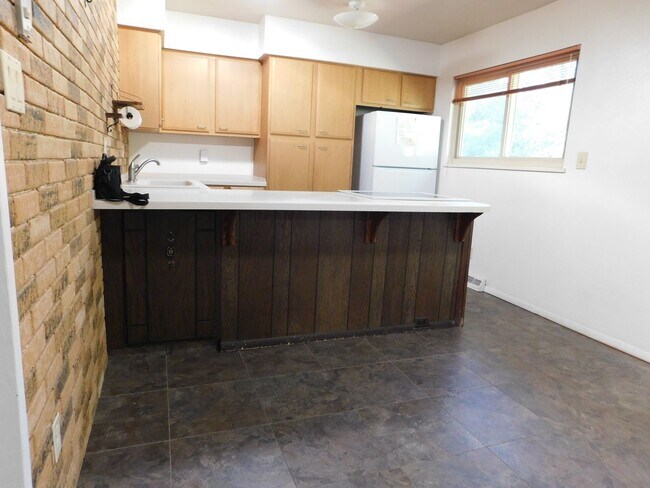 Building Photo - Home in Paradise Hills Sub-Division