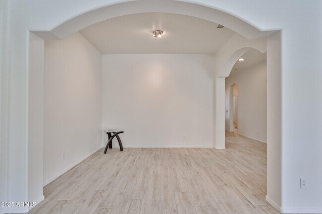 Building Photo - 30870 N 125th Dr