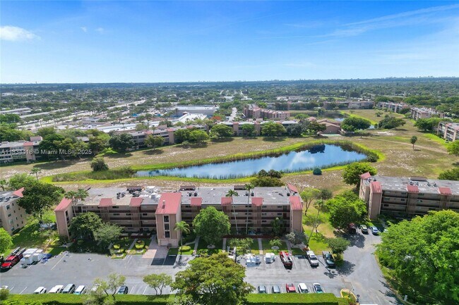 Foto del edificio - 370 NW 76th Ave
