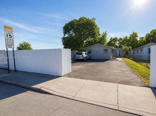 Foto del edificio - 6228 NW 4th Ave