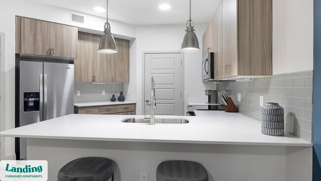 Foto del edificio - 2323 E Highland Ave