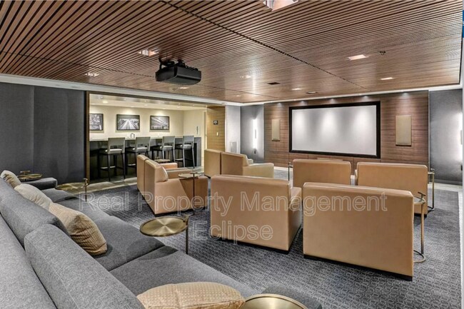 Foto del edificio - 588 Bell St