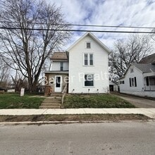 Building Photo - 442 E 4th St