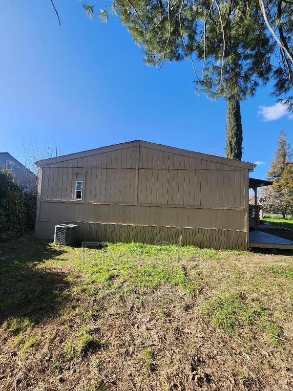 Building Photo - 1114 Laurel Ave