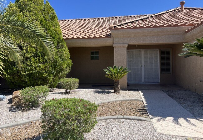 Foto del edificio - Beautifully Updated 2 Bedroom, 2 Bathroom ...