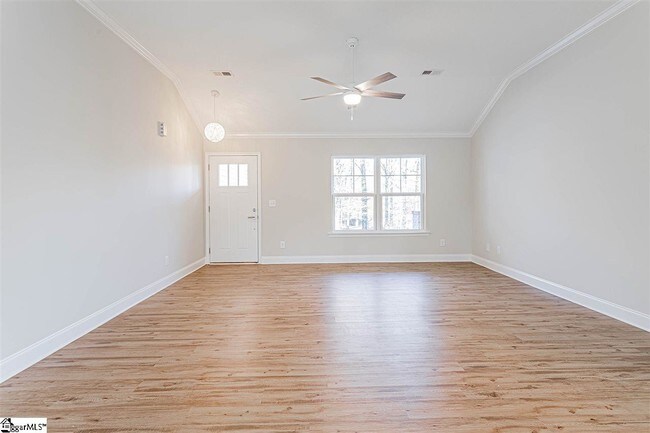 Foto del edificio - 739 Cool Creek Dr