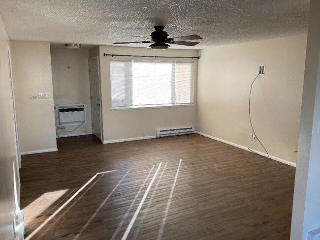 Building Photo - 375 White Cloud Dr