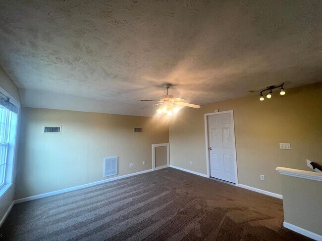 Foto del edificio - 1532 Laurel Oak - Holly Chase