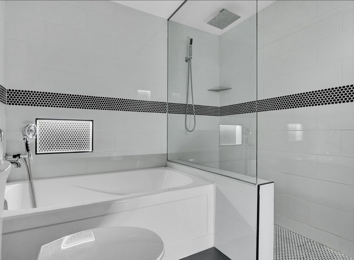 Photo du bâtiment - 2157 Rae St