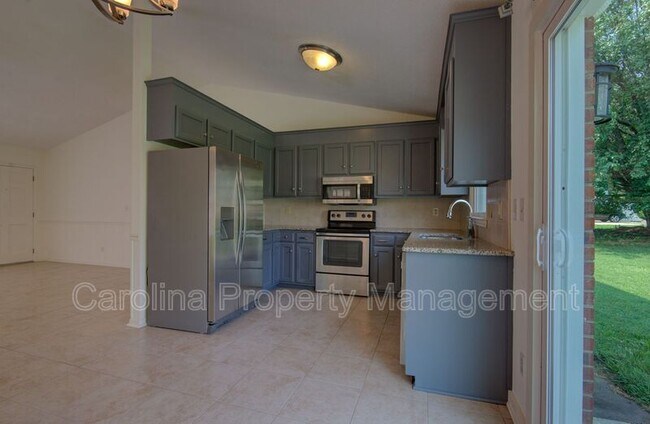 Building Photo - 5132 Rea Rd