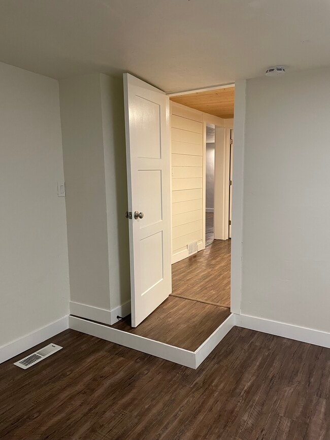 Foto del edificio - 539 SE Edgewater Ln