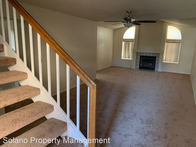 Building Photo - 3 br, 2.5 bath House - 114 Republic Way