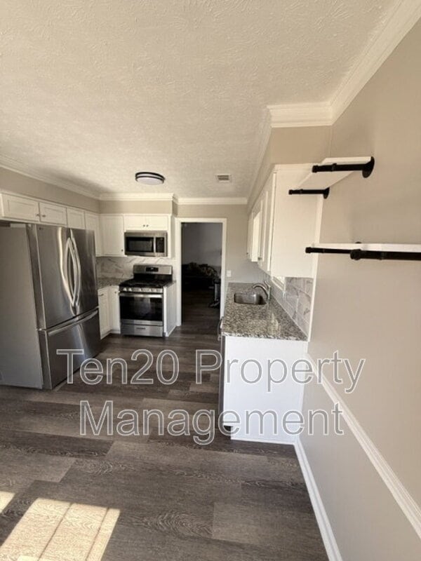 Foto del edificio - 7332 Kirkwood Dr