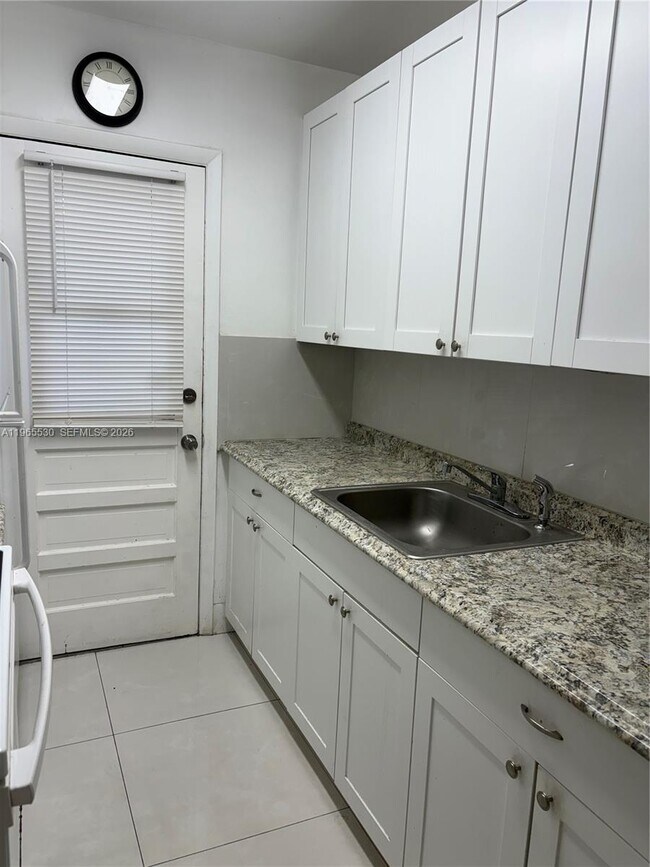 Building Photo - 1475 NE 125th Terrace