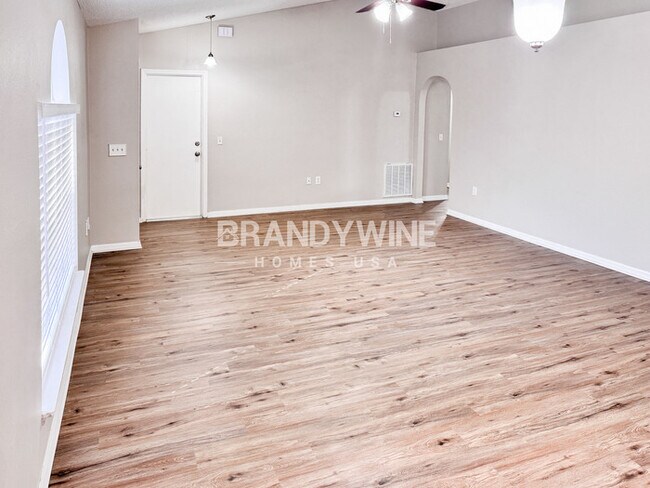 Building Photo - 355 Placid Lake Dr