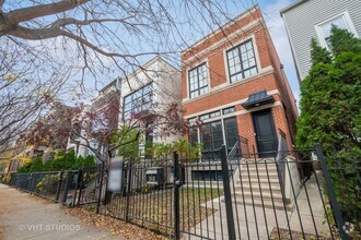 Building Photo - 1940 W Erie St